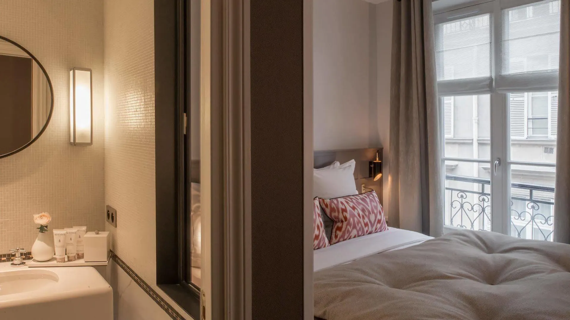 ****  Hotel La Tamise - Esprit De France Paris France